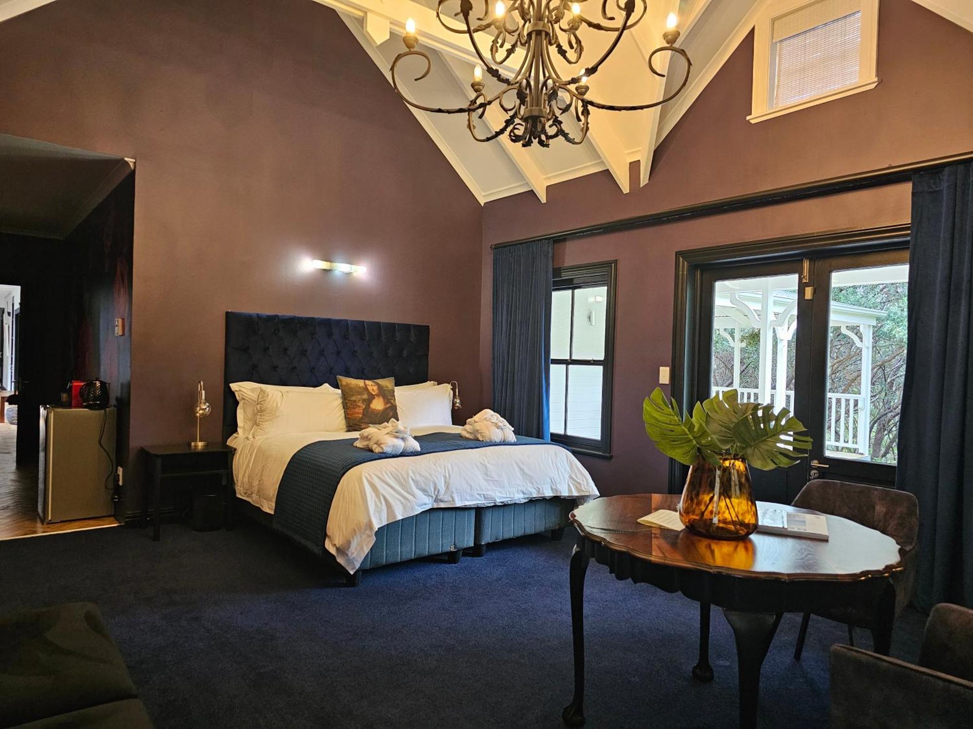 Die Heerenhuys Guest Suites Стелленбос Экстерьер фото