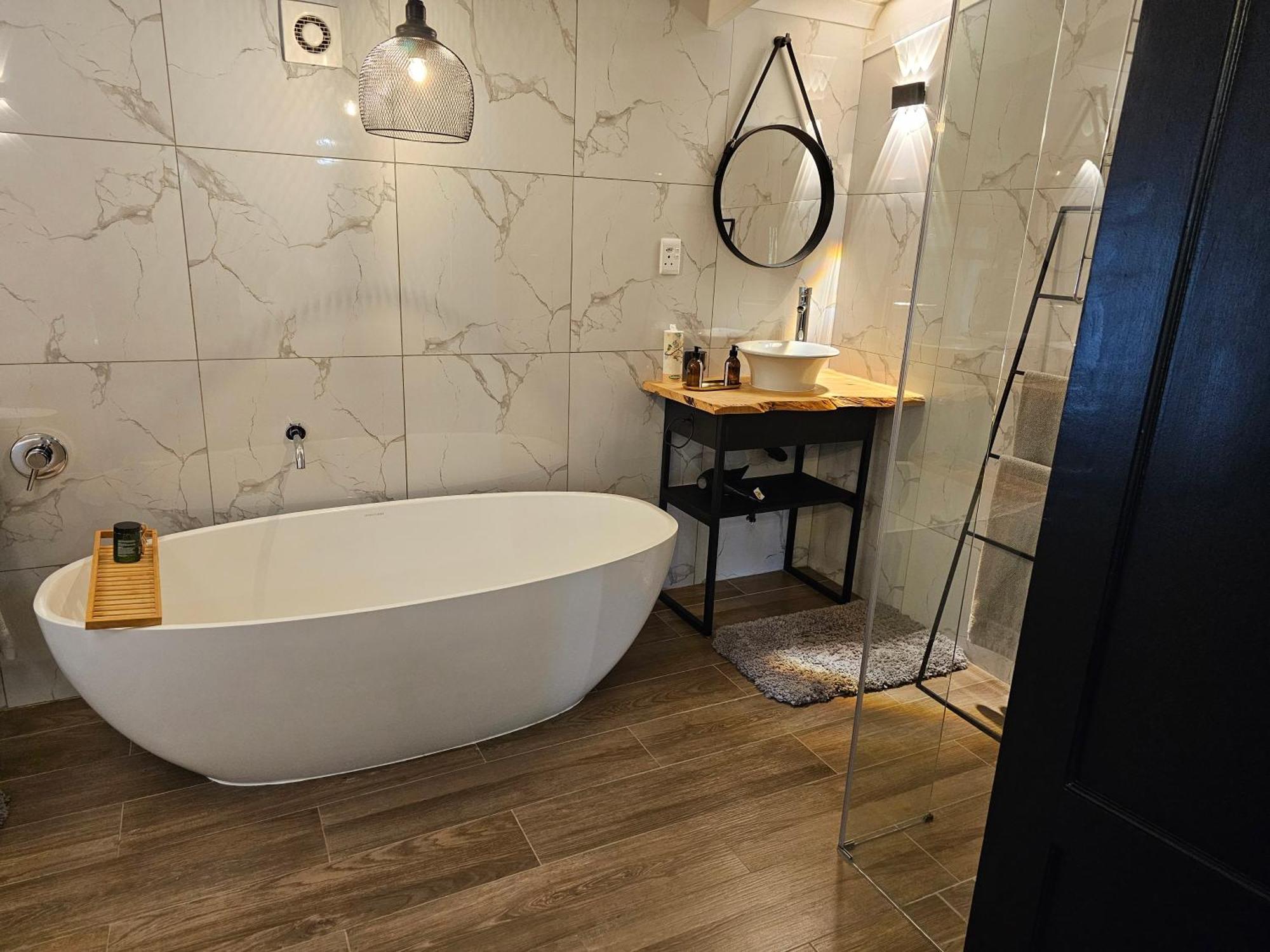 Die Heerenhuys Guest Suites Стелленбос Экстерьер фото